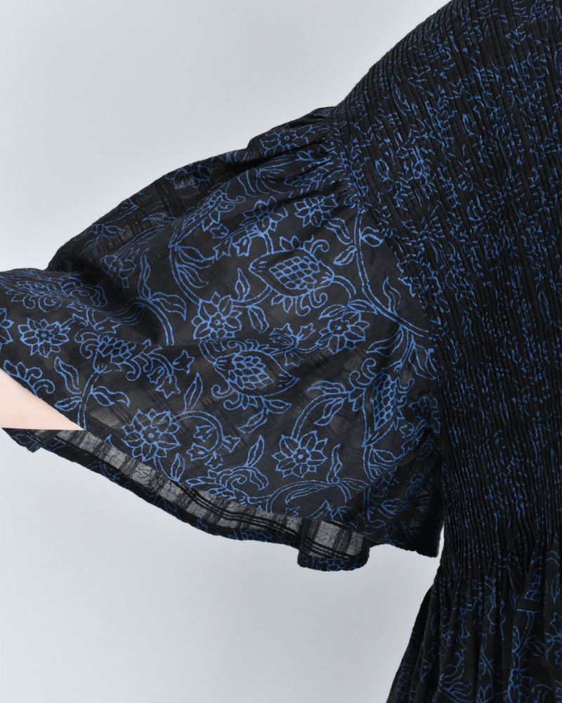 FLARED/SL SHIRTS WITH MINI PINTUCK in Navy/Blue