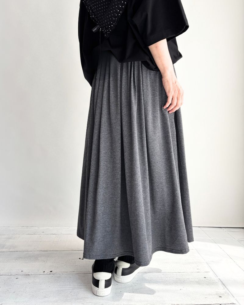 UV Protection Gathered Skirt in Charcoal