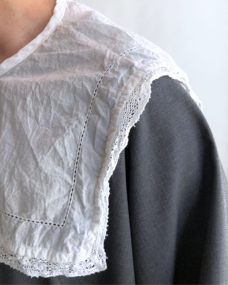 Ladder lace collar in AntiqueWhite