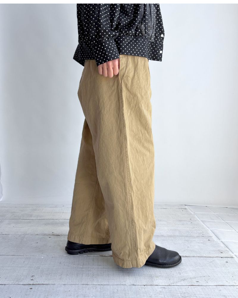 One-tuck Chino Pants in Beige