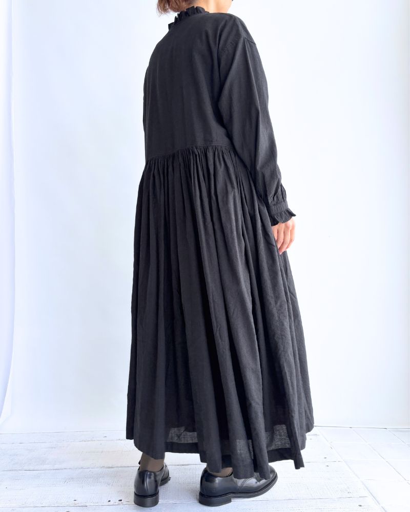 FRILL COLLAR SHIRT DRESS WITH RAJASTHAN GATHER in Black