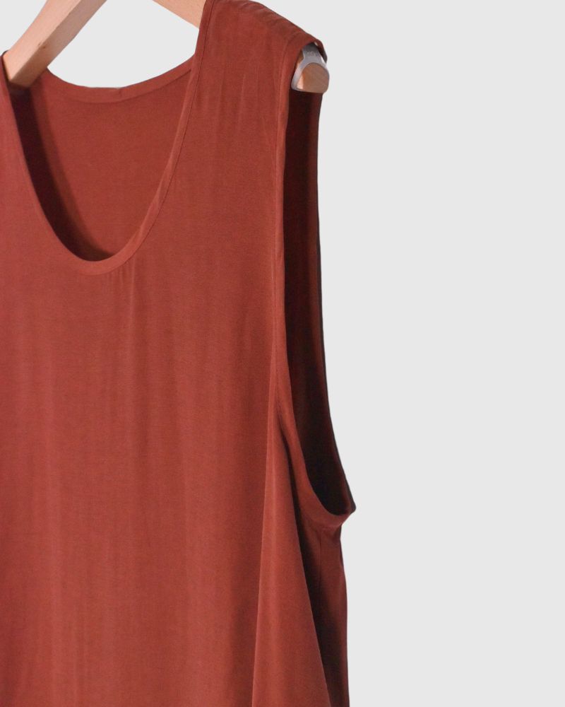 AMARA Sleeveless Pullover in Chestnut