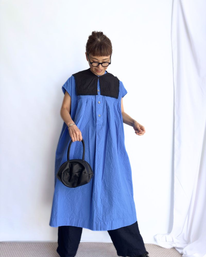 Henley Neck Dress in Ao