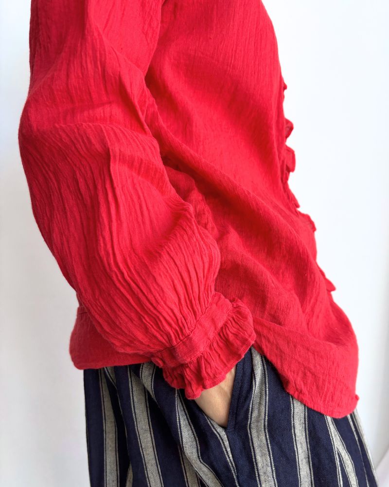 AUTO LOOM COTTON/LINEN PLAIN OVERDYE FRILL COLLAR SHIRT in Red