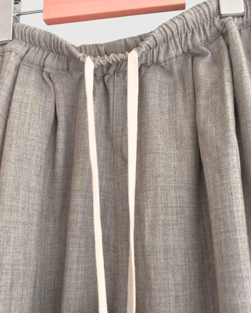 Loose silhouette easy pants 'PESH TR' in Light Beige