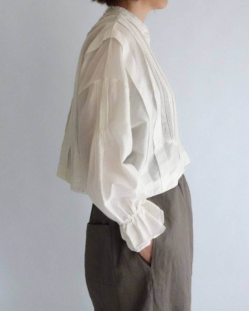 Airy Pintuck Lace Blouse in OffWhite