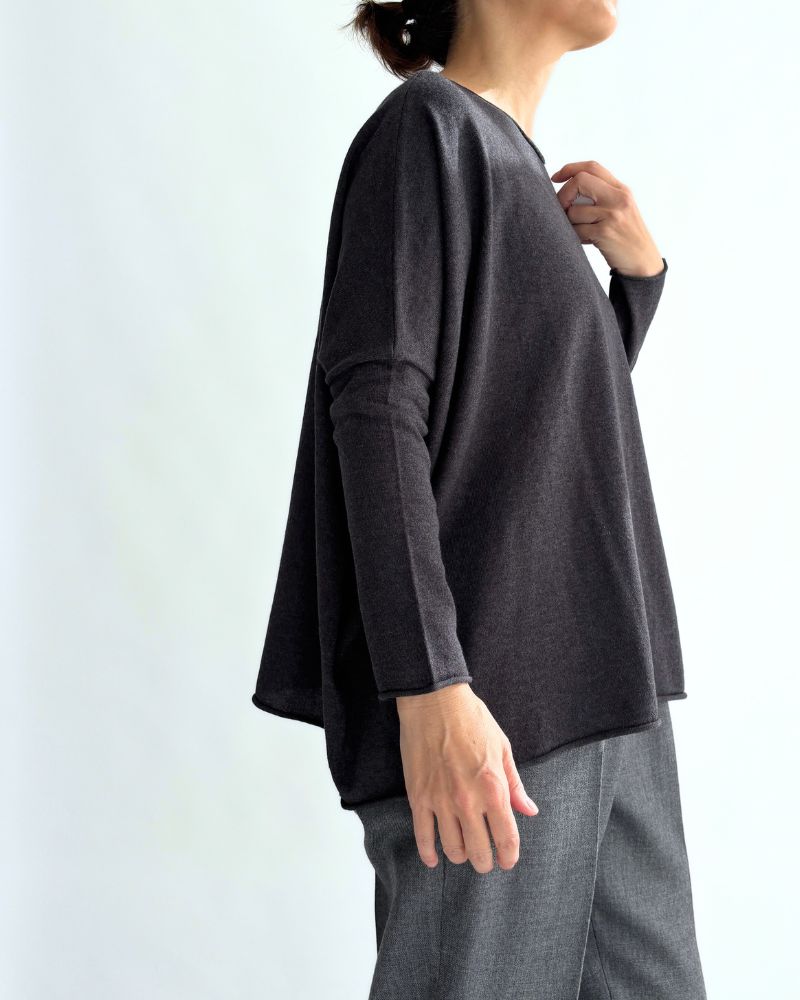 5-Color T-Line Pullover in CharcoalGray