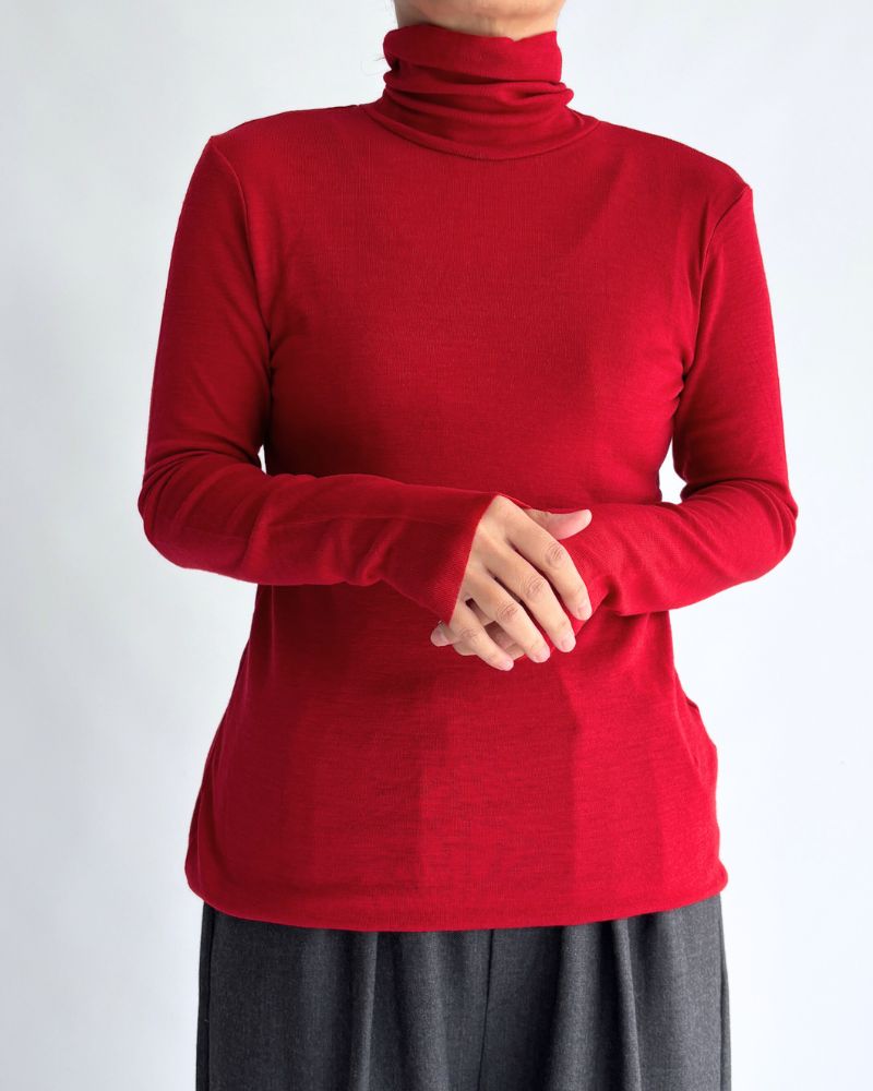 High-neck slim fit (wool) in Red