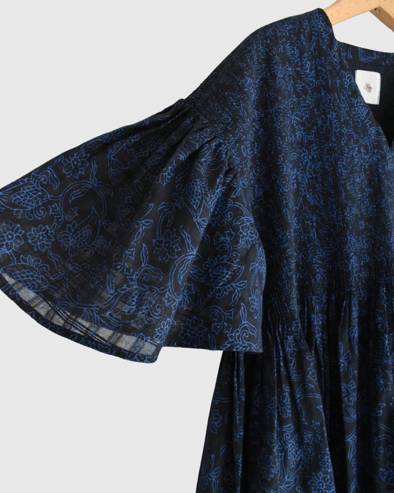 FLARED/SL SHIRTS WITH MINI PINTUCK in Navy/Blue