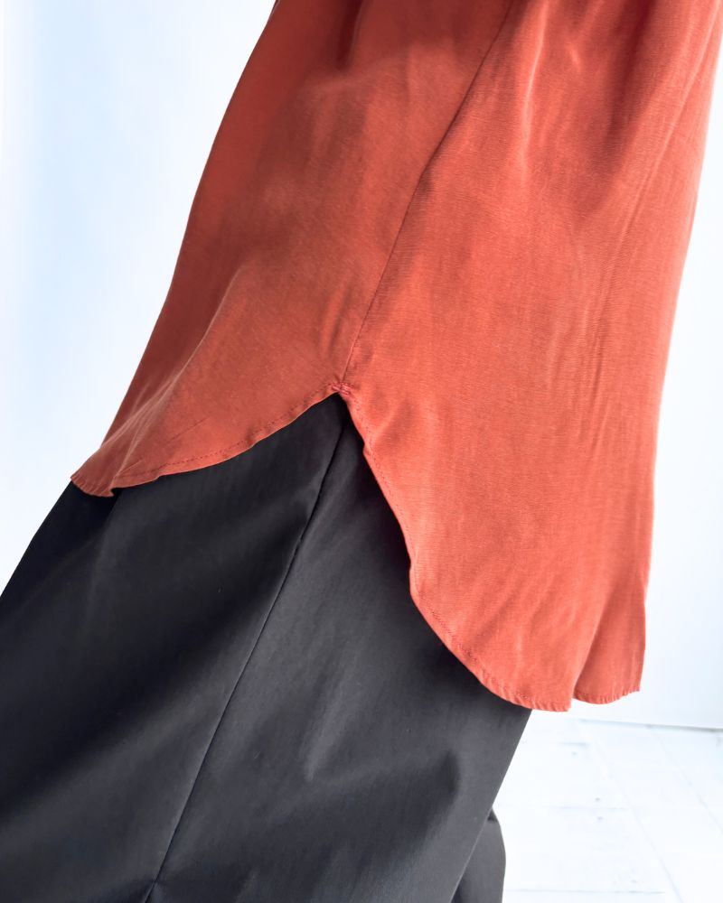 AMARA Sleeveless Pullover in Chestnut