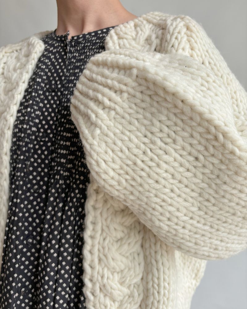 PERU Hand-Knit Short Cardigan in White