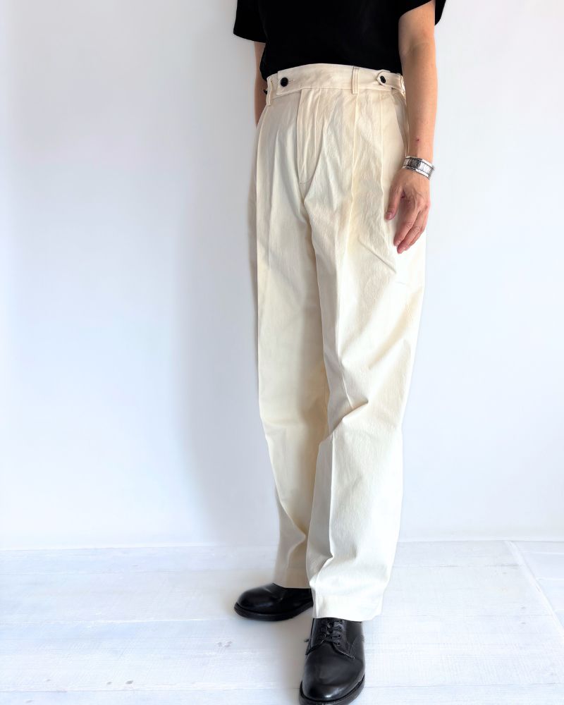 KARL-CHINO Center Press Pants in OffWhite