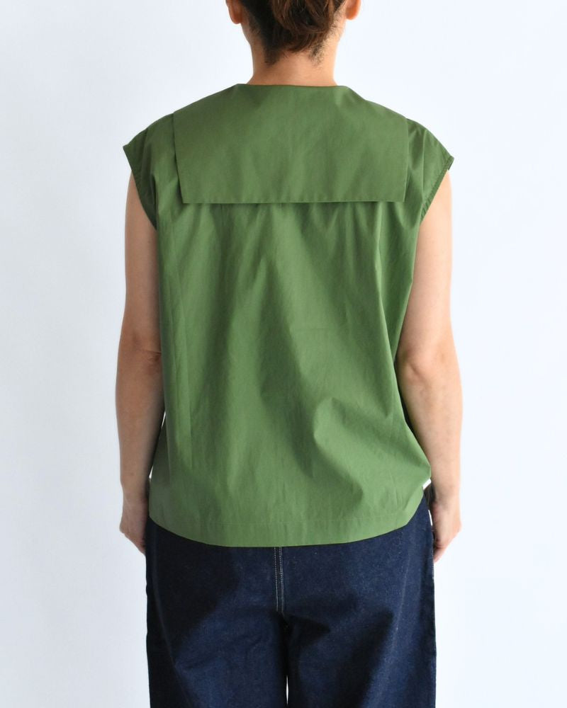 LALA-POPLIN Sleeveless Blouse in Green