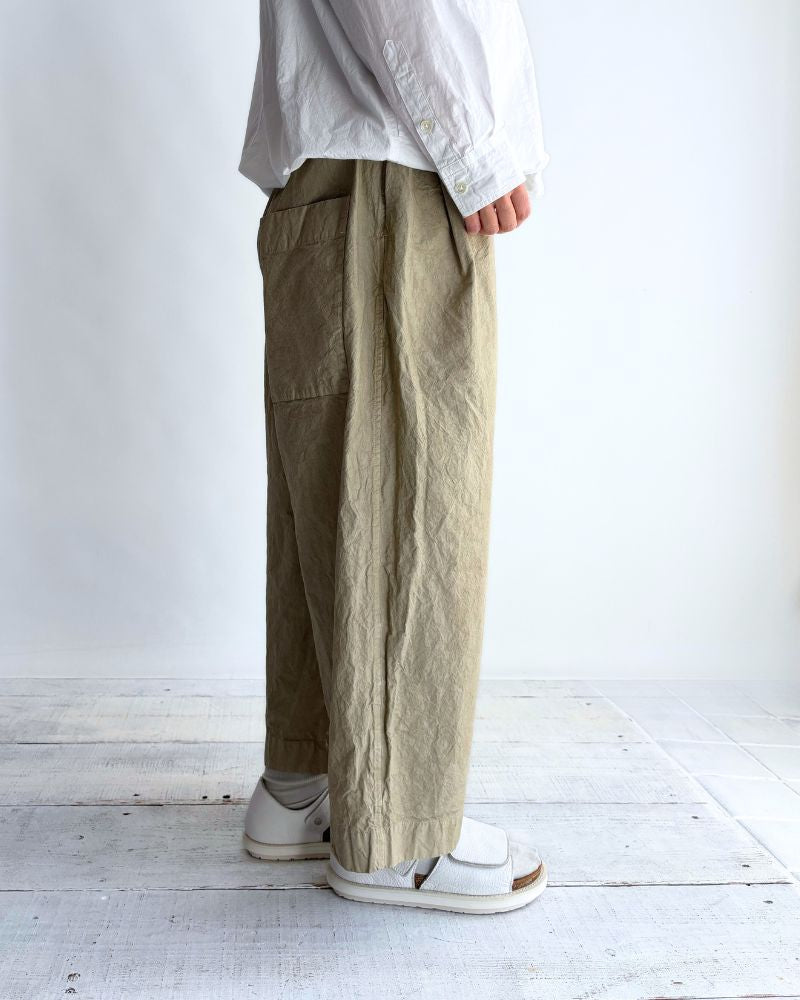 Garment dyed pants in Beige