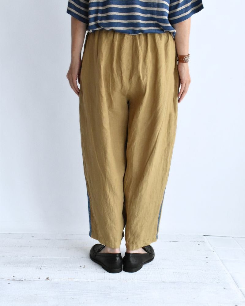 Side Line Kung Fu Pants in Brown Beige