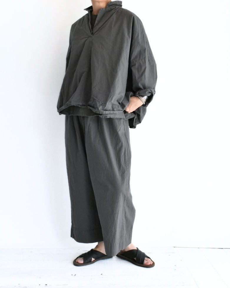Shrink Open Collar Pullover Shirt in Gray