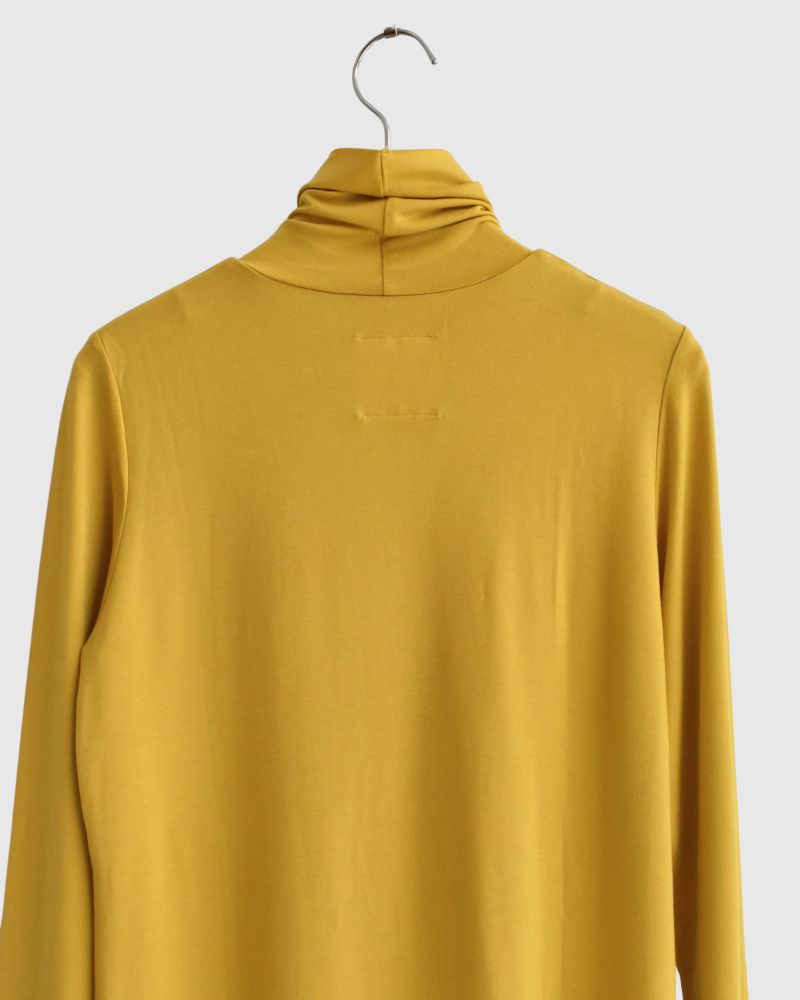 Turtleneck Pullover in Yamabuki