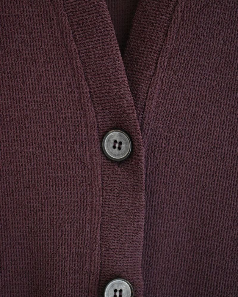RANDOM WAFFLE CARDIGAN in Burgundy