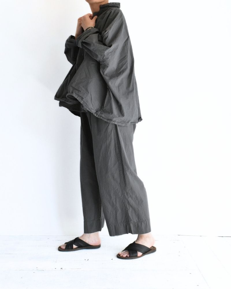 Shrink Open Collar Pullover Shirt in Gray