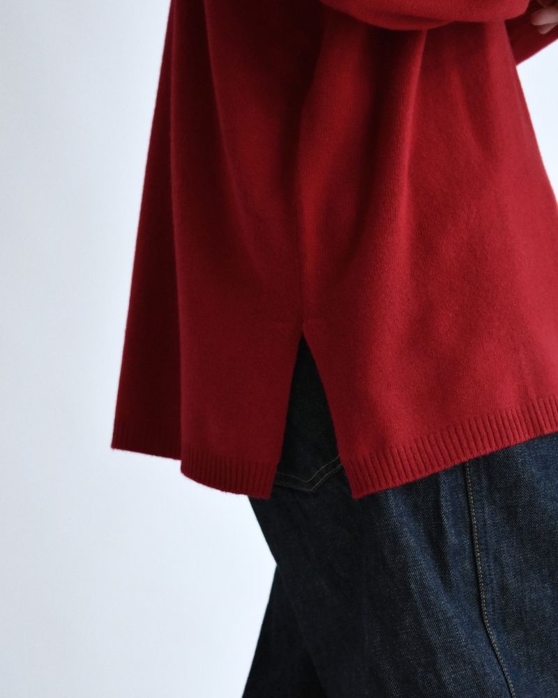 12GG Plain Stitch Drop Shoulder Polo Neck with Slit in Red