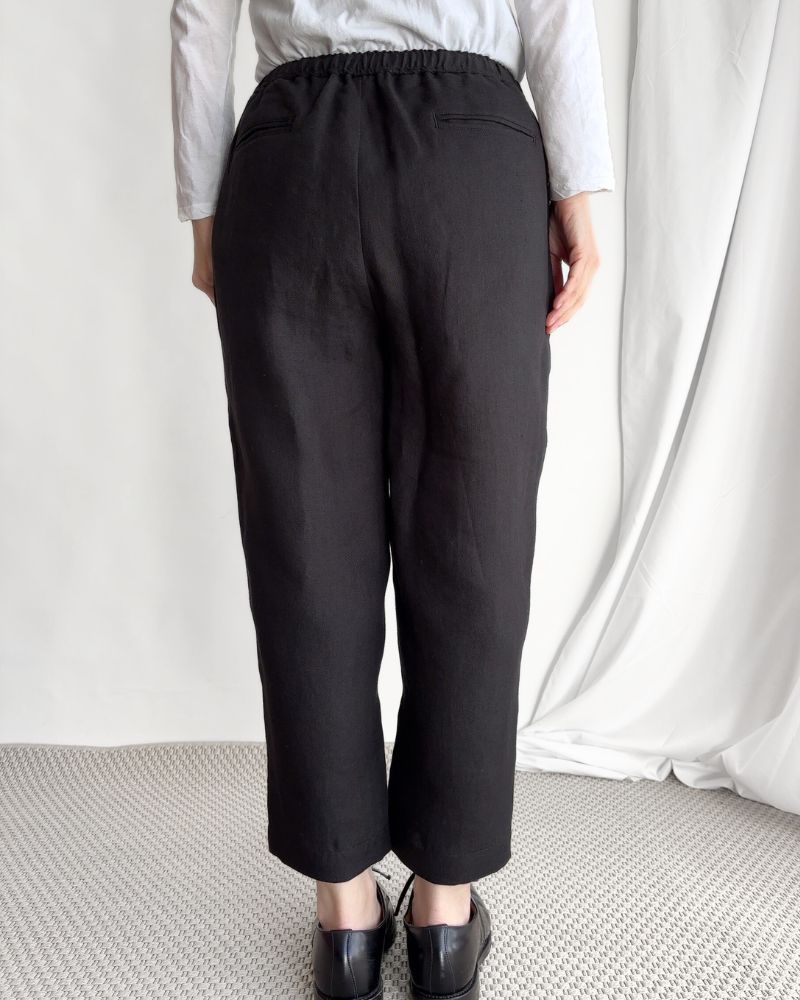 LINEN TWILL EASY TAPERED PANTS in Black