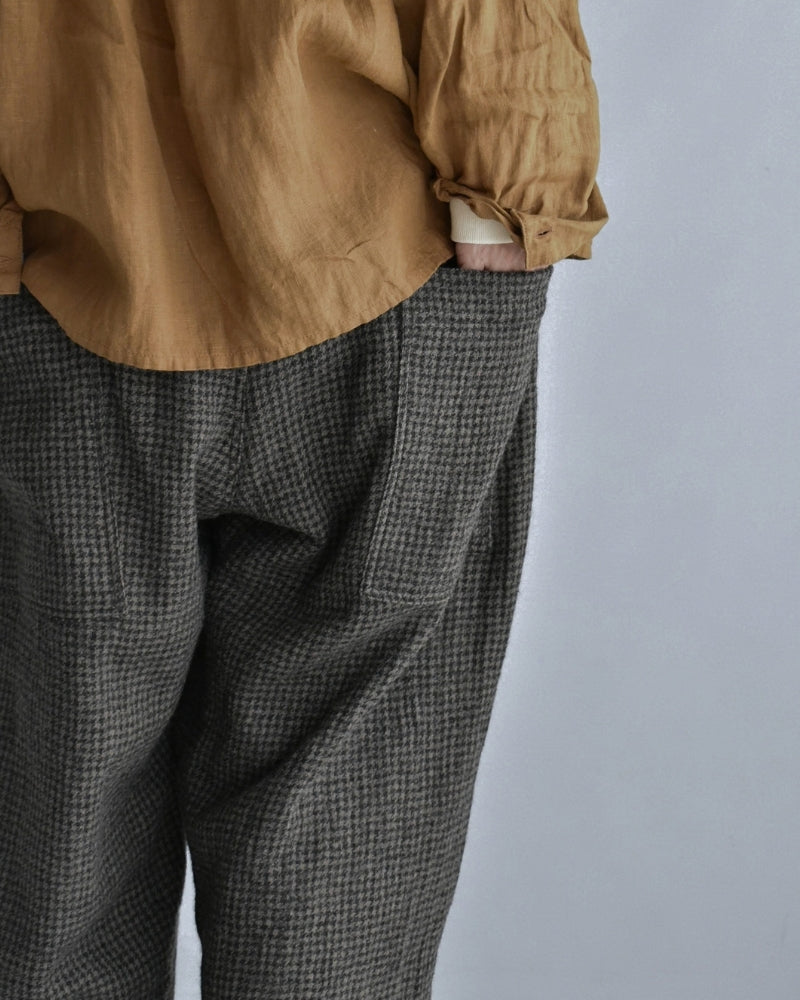 Wool Gauze Houndstooth Pants in Mocha