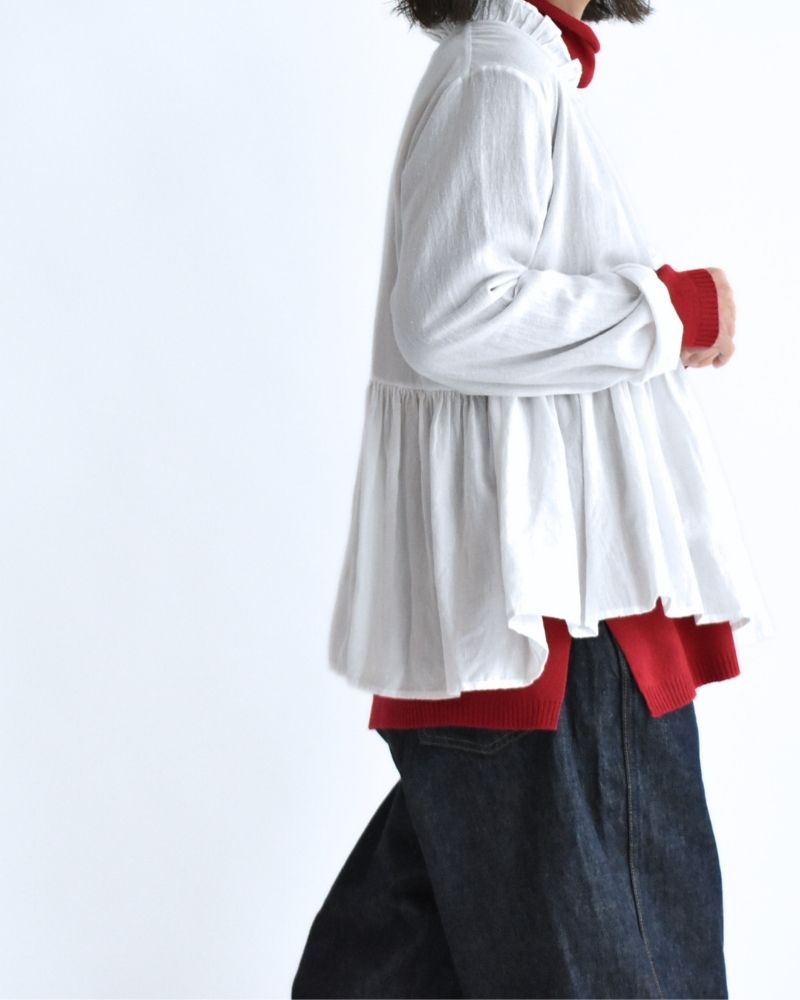 12GG Plain Stitch Drop Shoulder Polo Neck with Slit in Red