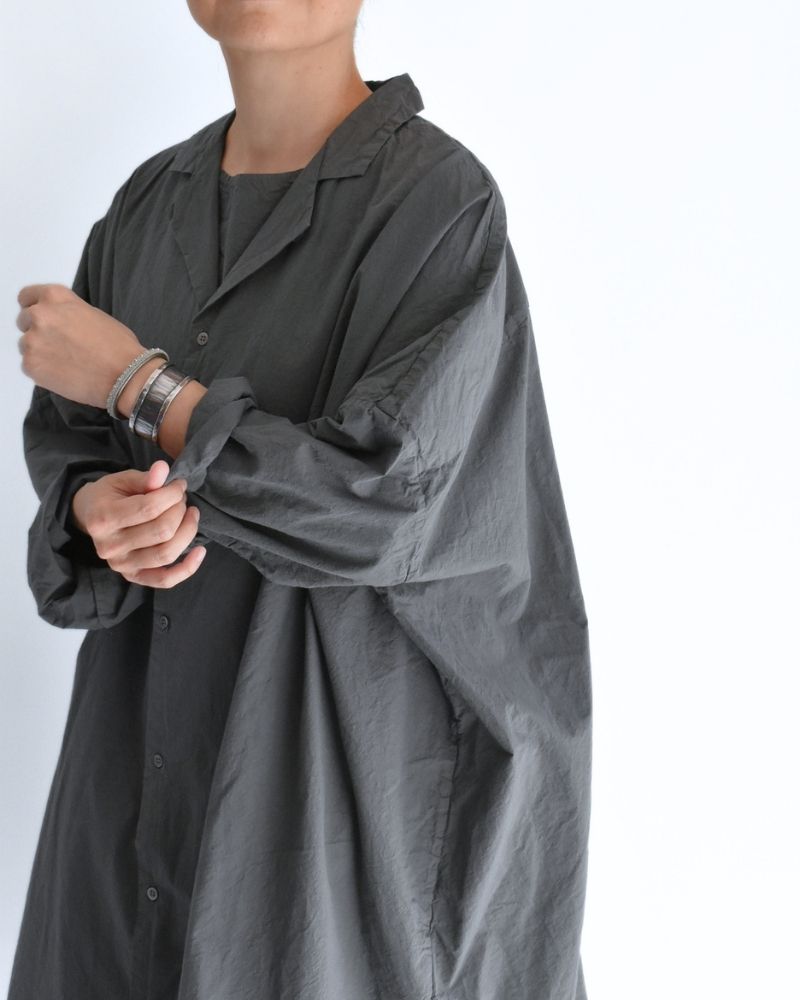 Shrink Open Collar Long Shirt in Gray