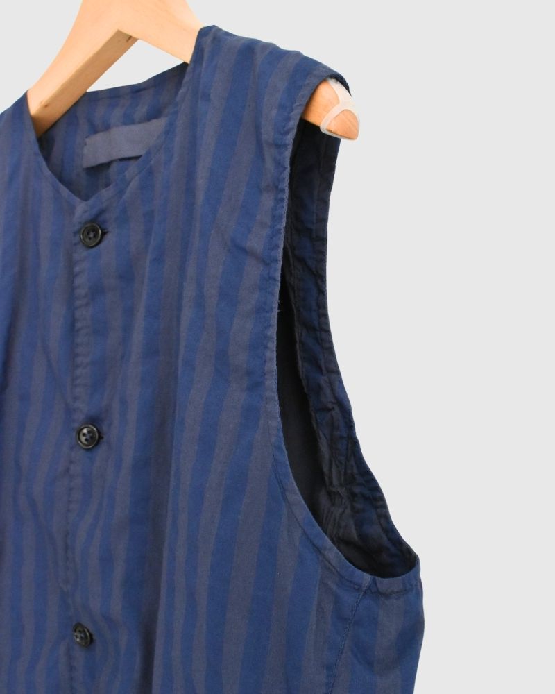 POPLIN WIDE STRIPE (OVERDYE) NO COLLAR VEST in PurpleNavy