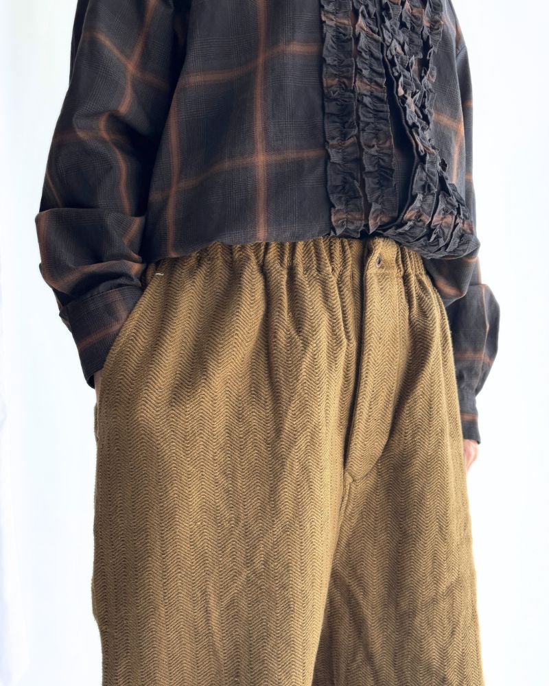 TEORI Cotton Herringbone Easy Tapered Pants in KhakiBrown