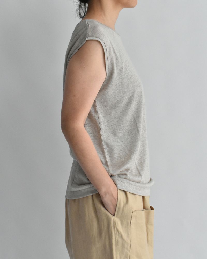 Crewneck Sleeveless T-Shirt in Natural