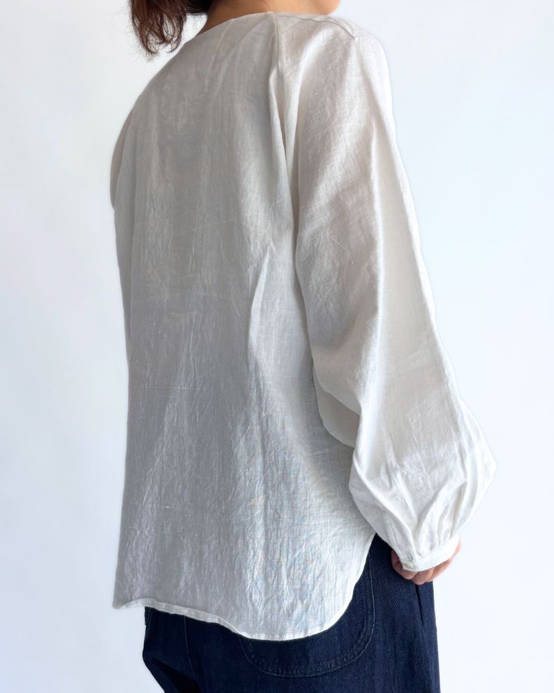 Cotton linen frill blouse in OffWhite