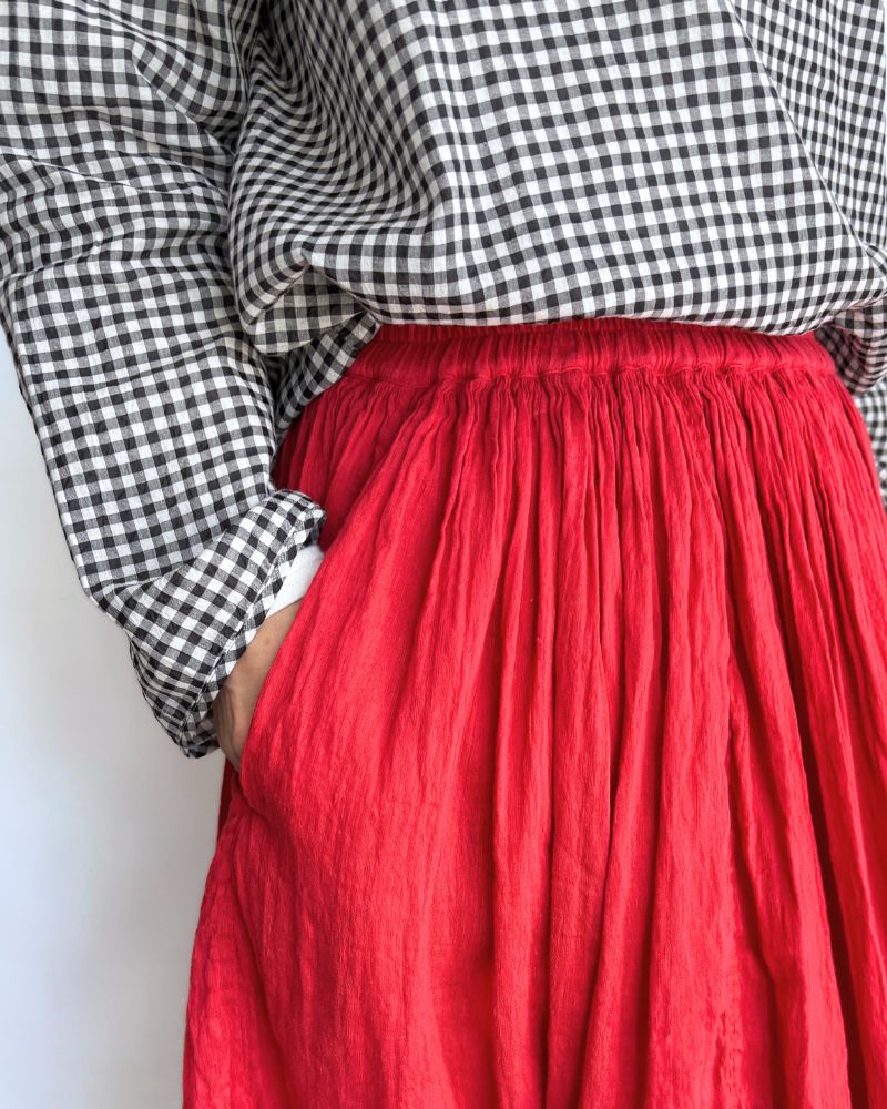 AUTO LOOM COTTON/LINEN PLAIN OVERDYE GATHERED SKIRT in Red