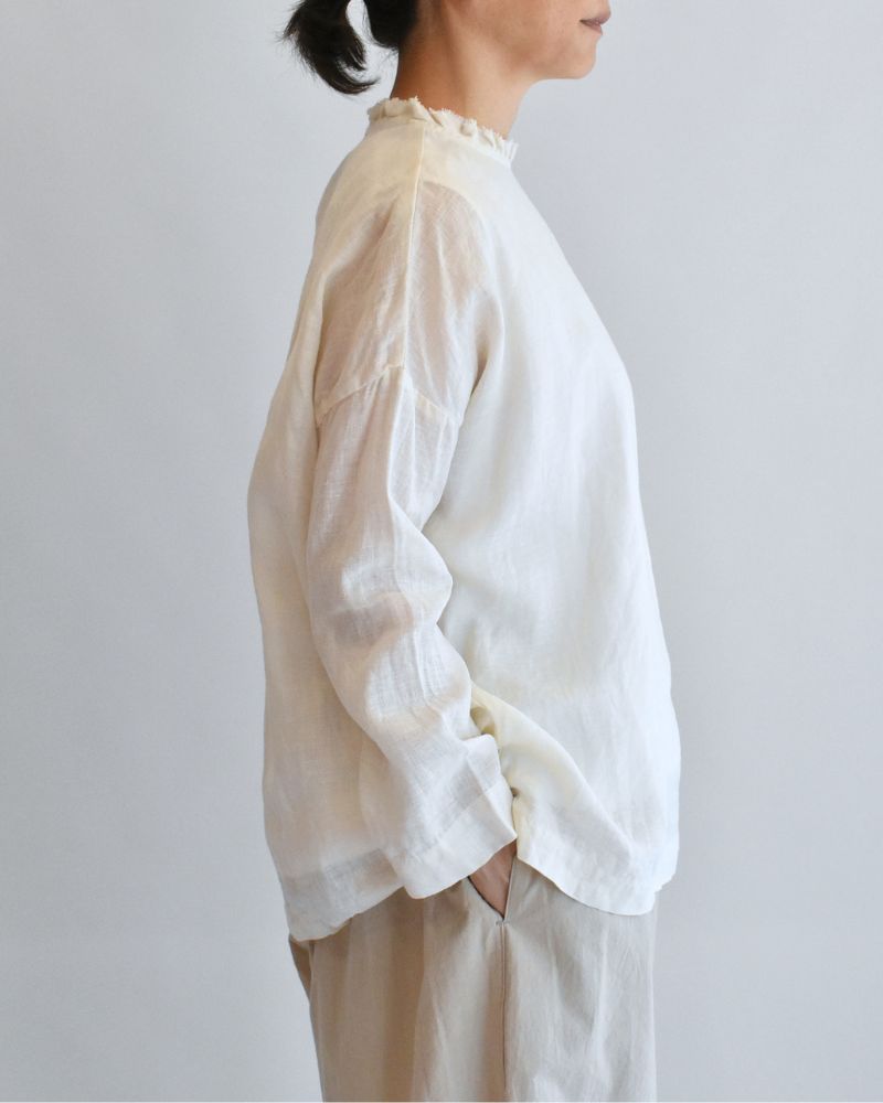 Tiny Frill Blouse in Milk