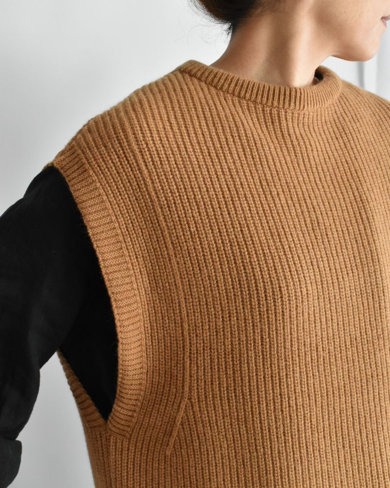 JAPAN RIDGE KNITTING VEST in Camel