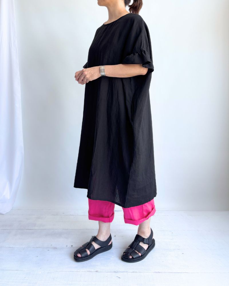 Frill top dress (LINEN) in Black