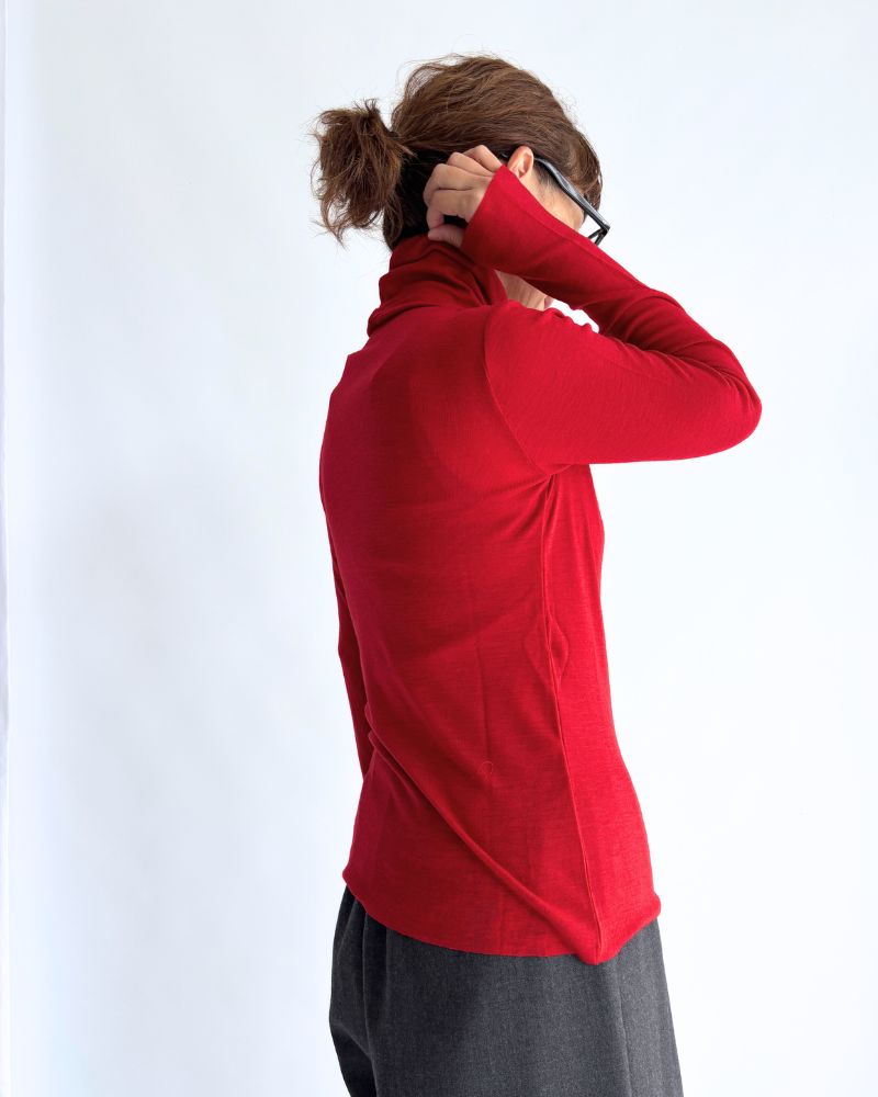 High-neck slim fit (wool) in Red