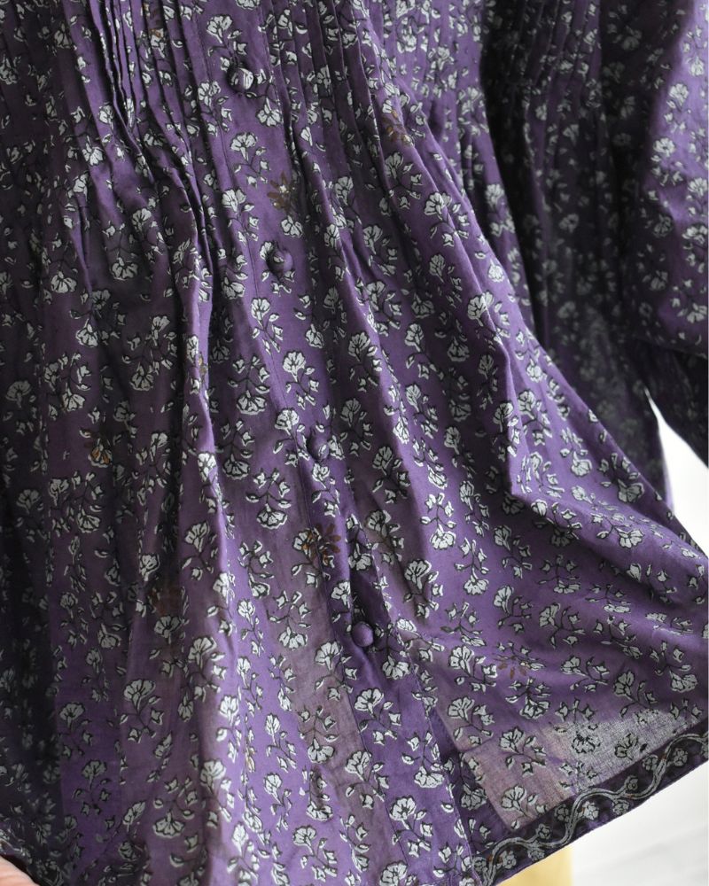 Crew-Neck Button Shirt with Pintuck in Purple