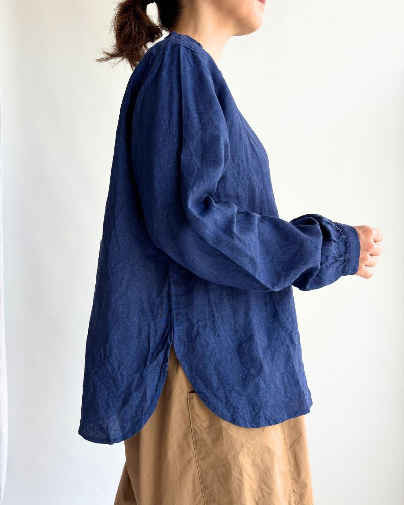 Indigo linen shirt in Indigo