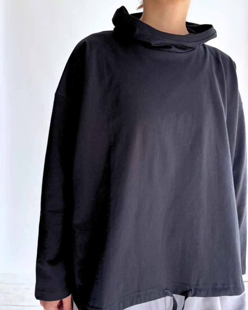 Drawstring Hoodie Pullover in Black