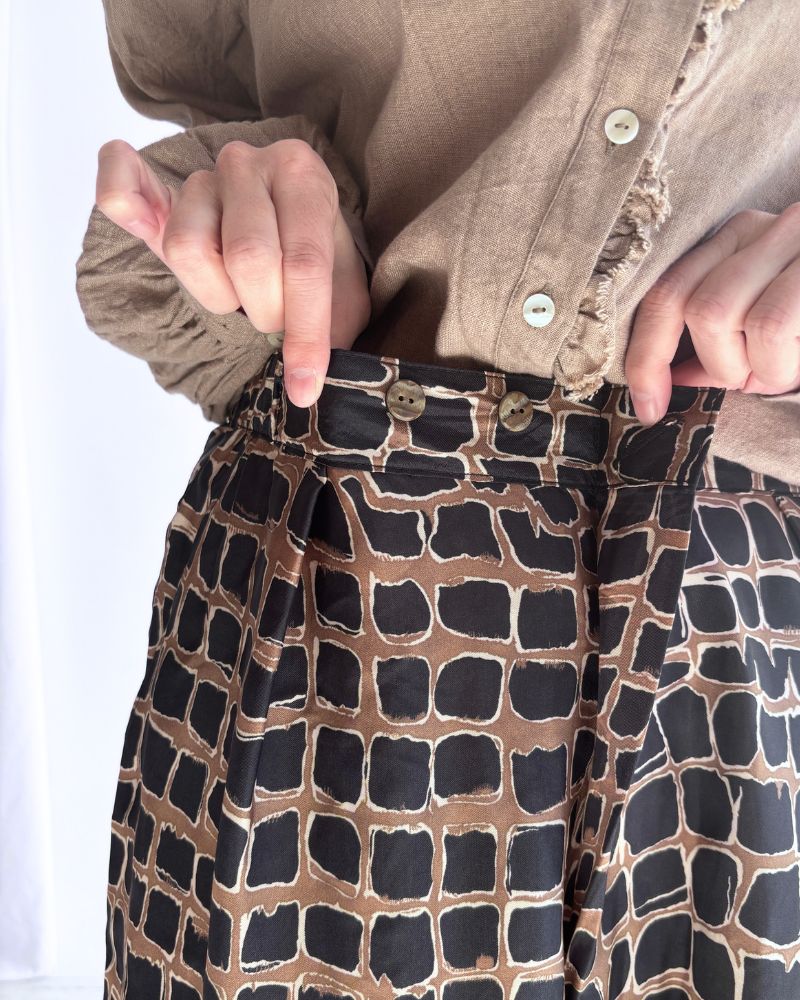 Cobblestone Pattern Easy Pants in CamelBlack
