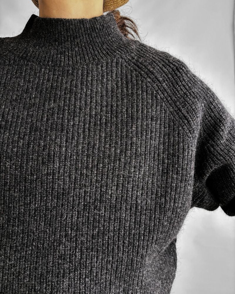 JAPAN RIDGE KNITTING PULLOVER in Charcoal