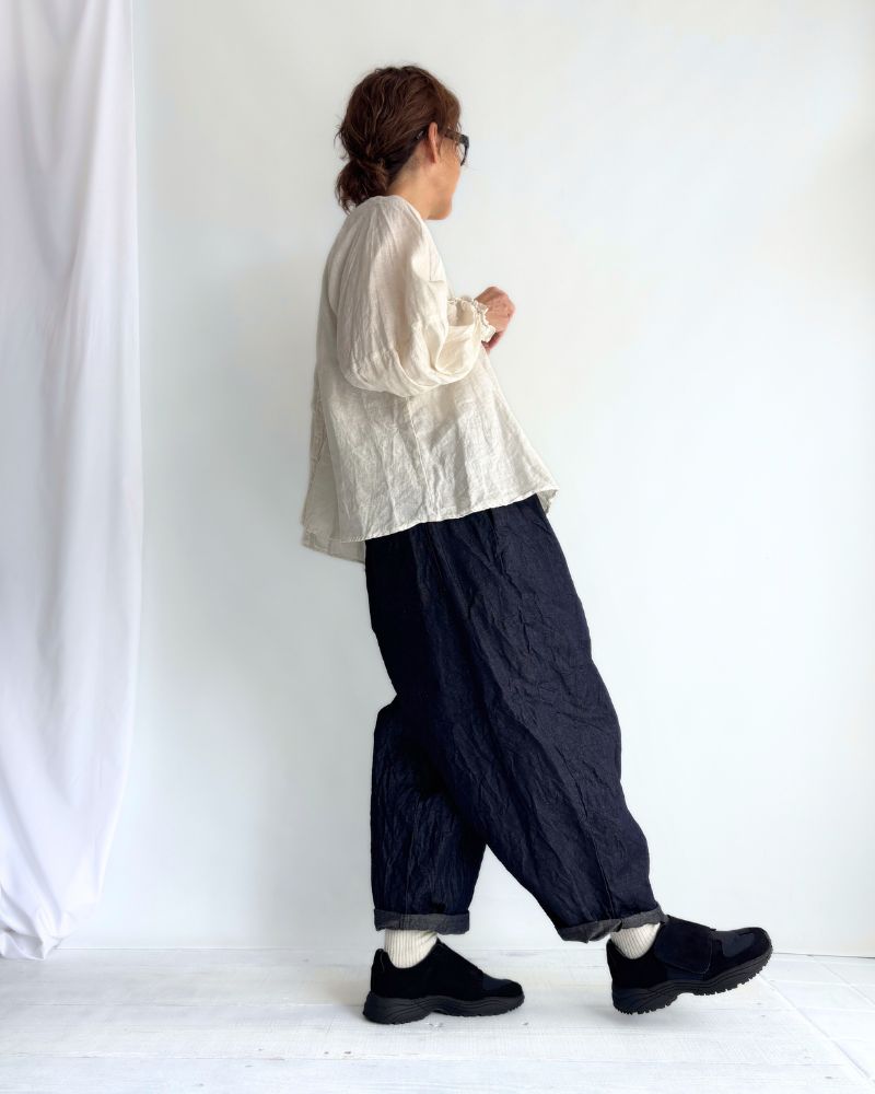 Light denim throw pants in Indigo