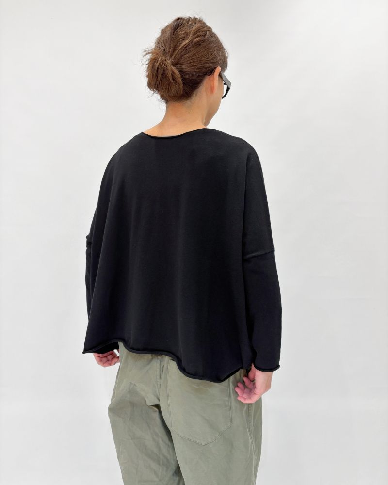 5-Color T-Line Pullover in Black