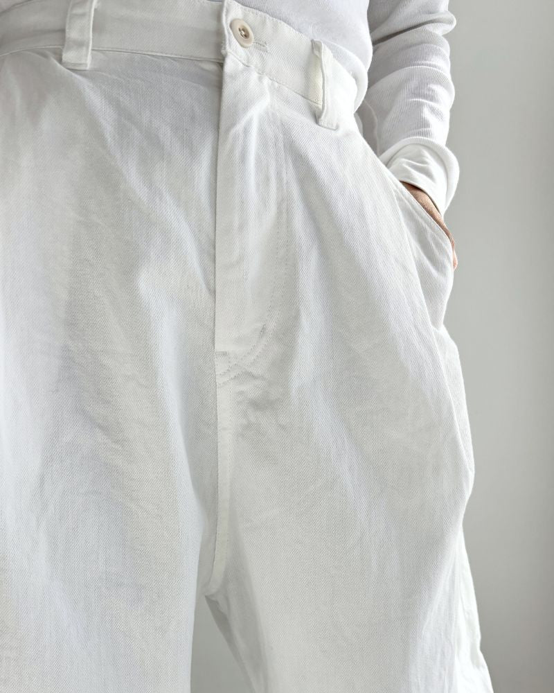 Cocoon Tapered Pants (DENIM) in White