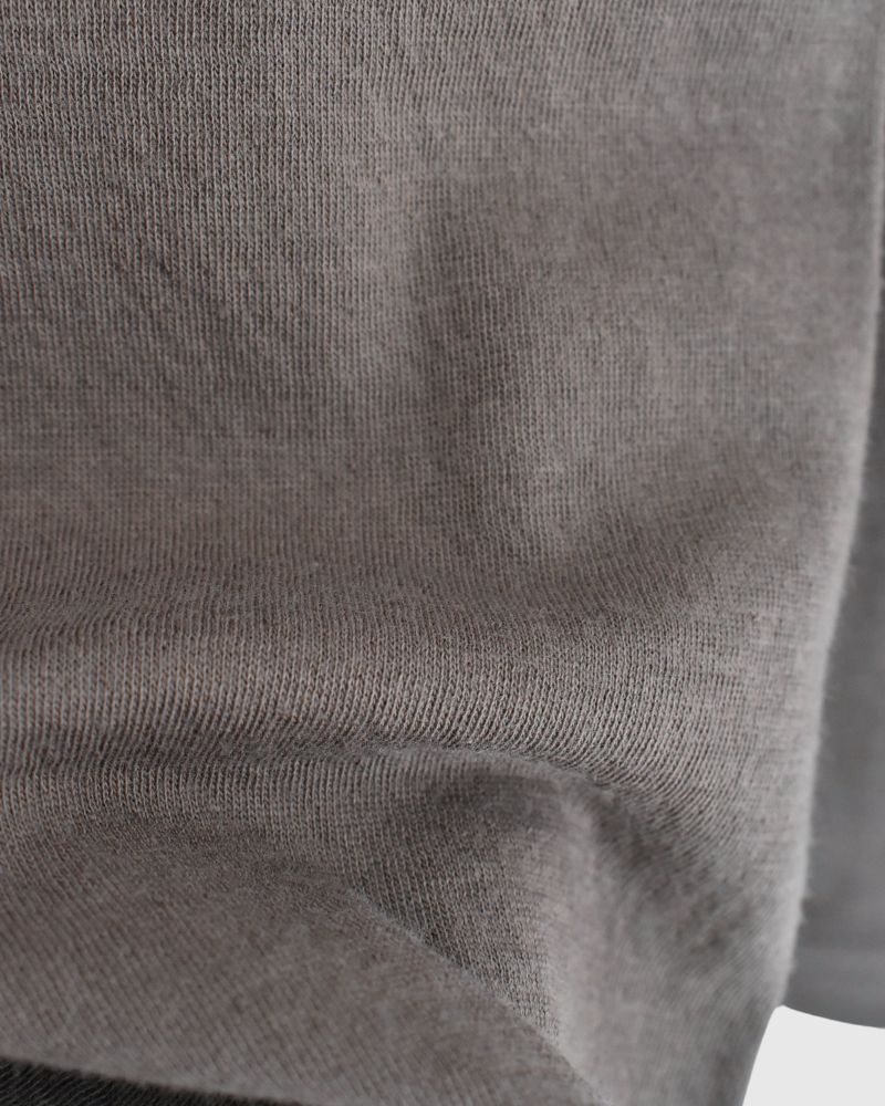 TURTLENECK PULLOVER in Brown