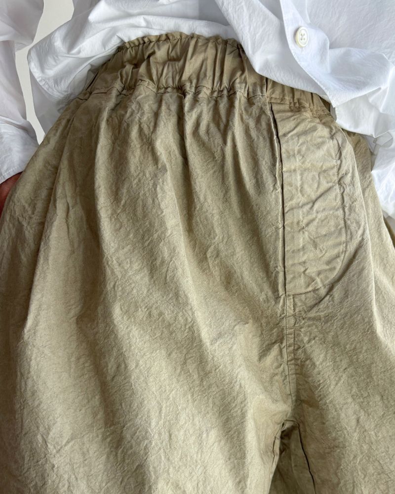 Garment dyed pants in Beige