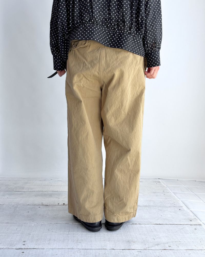 One-tuck Chino Pants in Beige