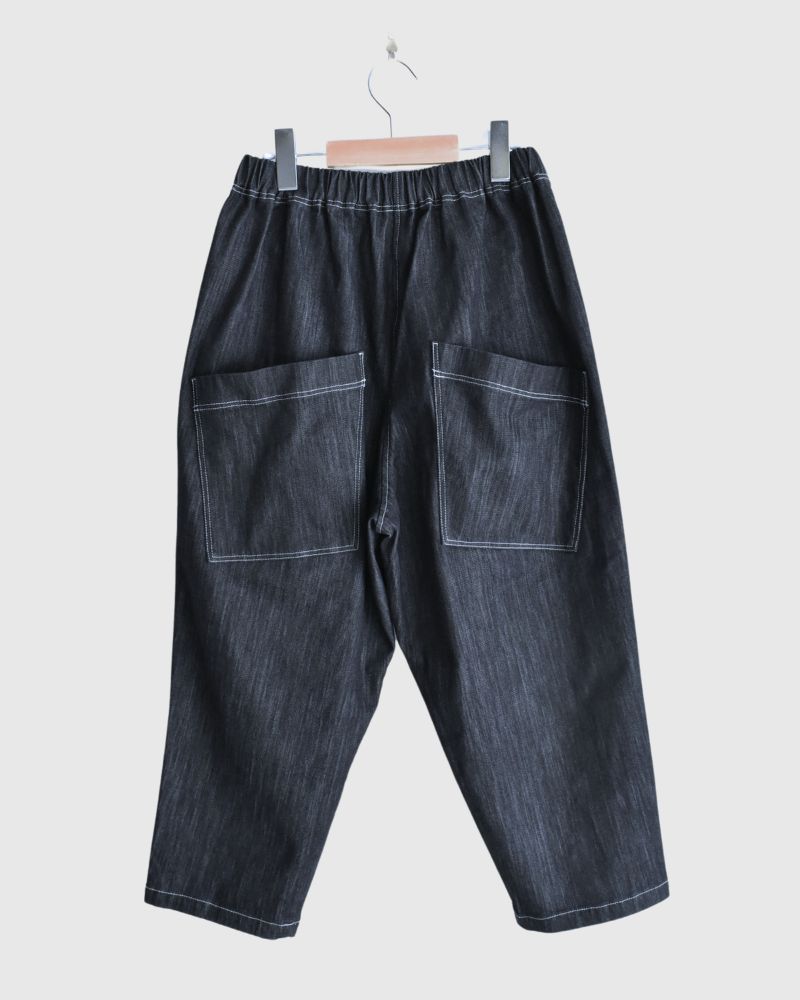 Big Pocket Cropped Pants in Navy