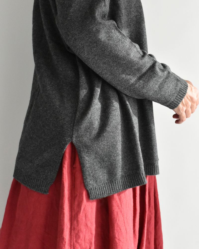 PLAIN STITCH DROP SHOULDER POLO NECK WITH SLIT in Charcoal